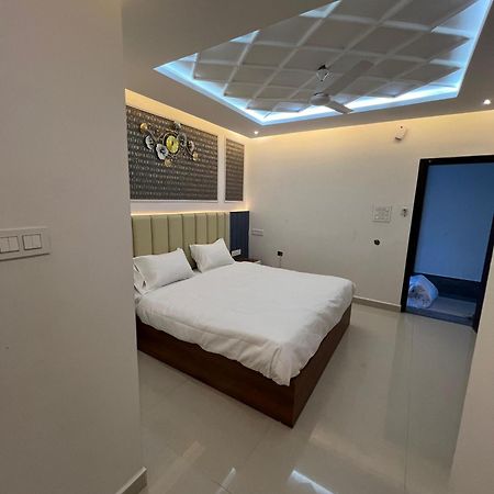 Snr Venus Hotels Tirupati Exterior foto